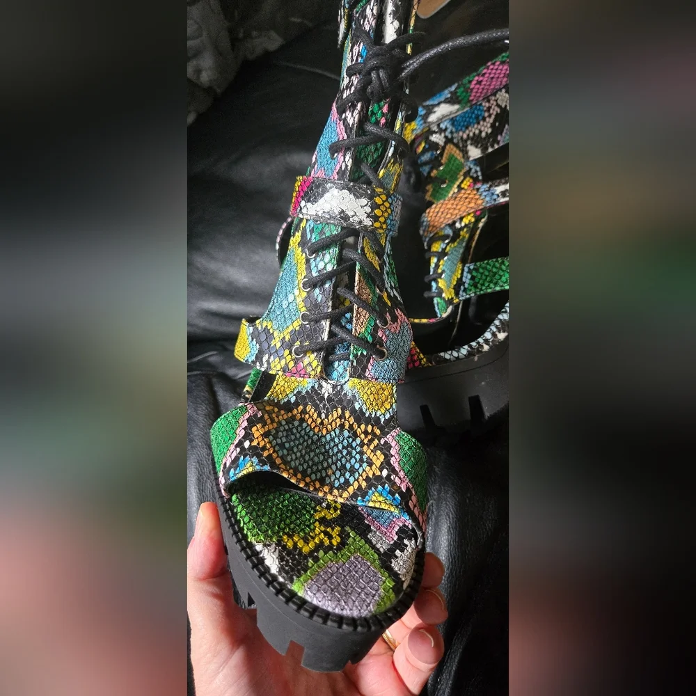 HOST PICK! 🎈🎉 Sseko Colorful Snake Print Women's Platform Heels Sz7.5 NEW - Picture 4 of 9